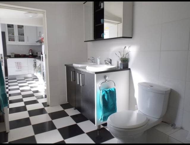 2 bed property to rent in OBSERVATORY